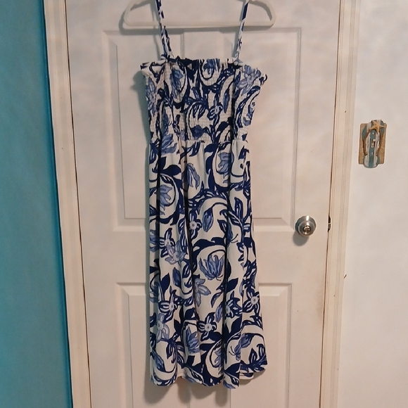 H&M Dresses & Skirts - NWOT Blue Floral Dress